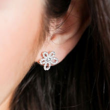 Load image into Gallery viewer, A Flower Cut Out Earrings

